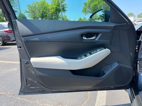 Certified 2025 Honda Accord LX image 22