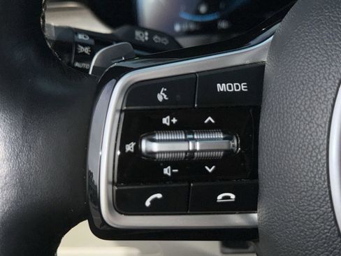 Certified 2022 Kia Sorento SX Prestige w/ Panoramic Sunroof Package image 25