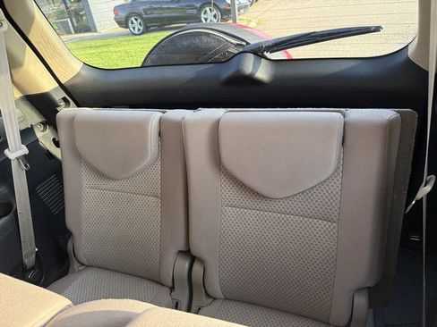 Used 2007 Toyota RAV4 4WD w/ 3rd Row image 11