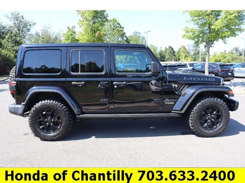 Used 2019 Jeep Wrangler Unlimited Sahara w/ Quick Order Package 24M Moab image 8