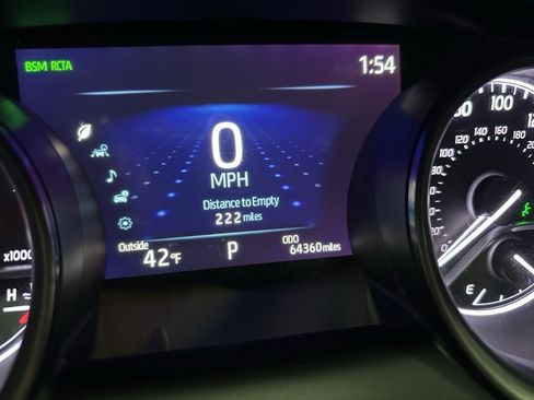 Used 2021 Toyota Camry SE w/ Cold Weather Package image 23