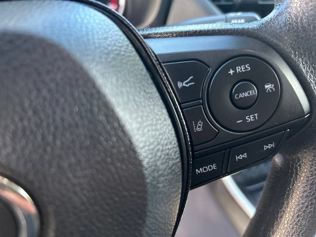 Used 2023 Toyota RAV4 LE AWD/4WD image 26