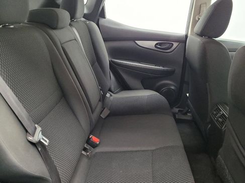 Used 2019 Nissan Rogue Sport S image 19