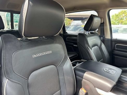Used 2019 RAM 1500 Laramie AWD/4WD image 12