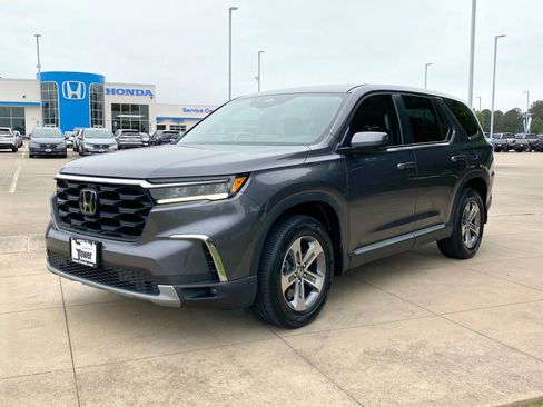 Used 2024 Honda Pilot EX-L image 3