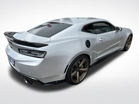 Used 2018 Chevrolet Camaro ZL1 RWD image 4
