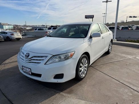 Used 2010 Toyota Camry XLE image 10