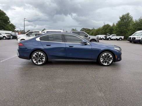 Used 2024 BMW 530i RWD image 8