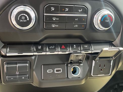 Used 2024 GMC Sierra 2500 Pro image 13