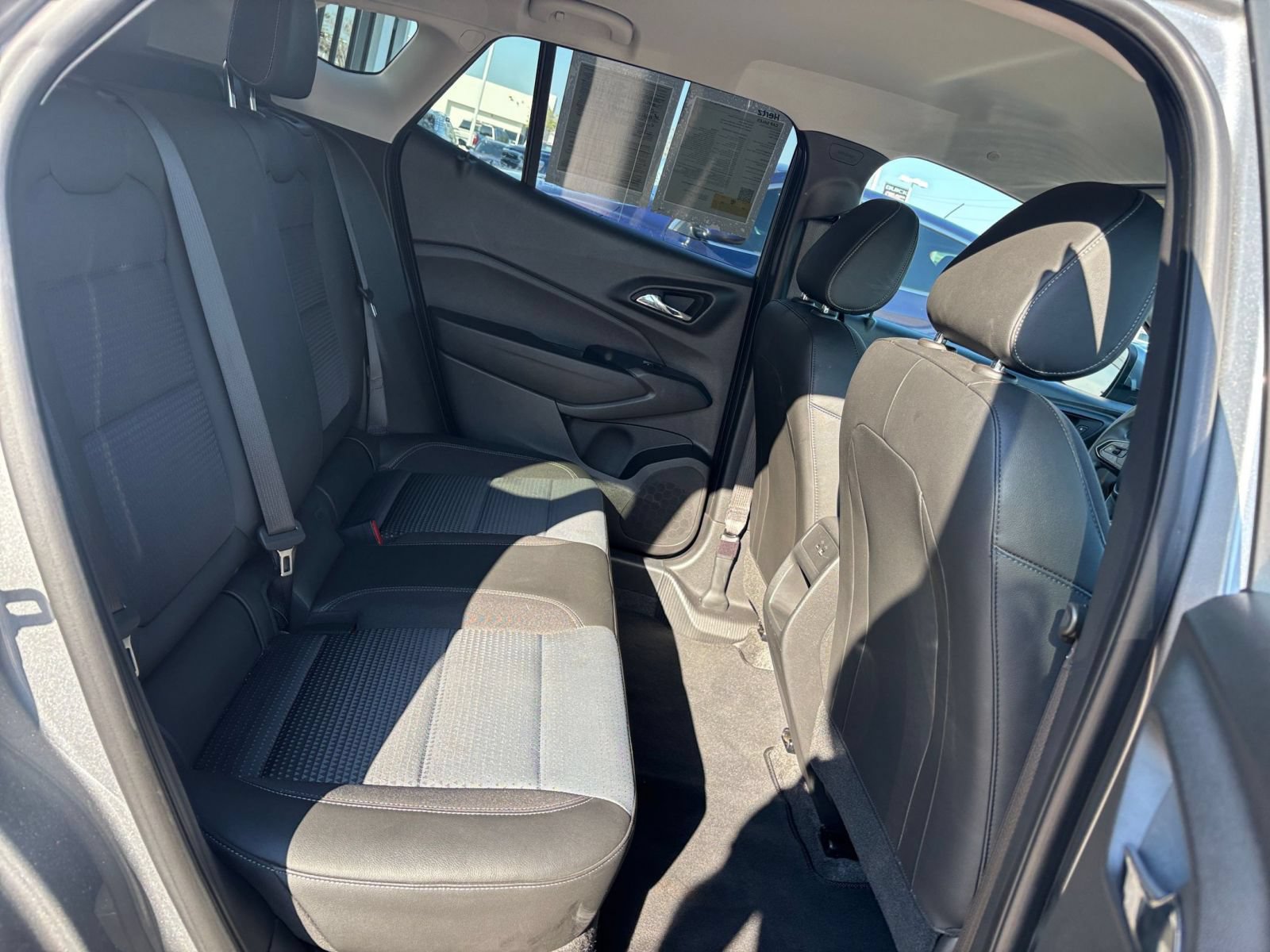 Used 2025 Chevrolet Trax LT FWD image 24