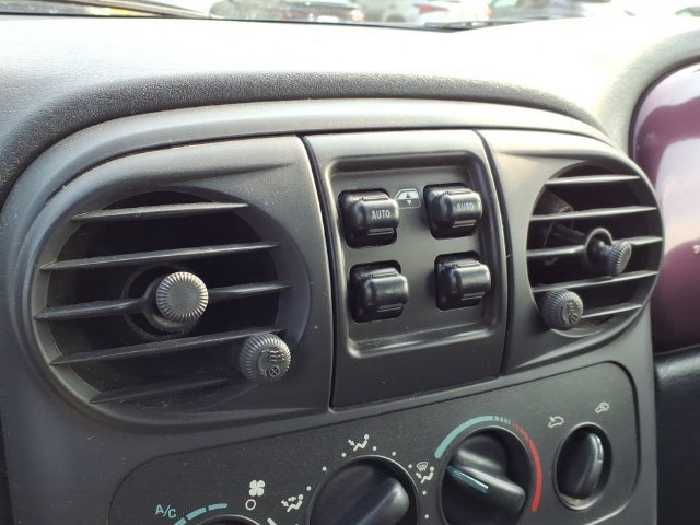 Used 2005 Chrysler PT Cruiser Touring FWD image 18
