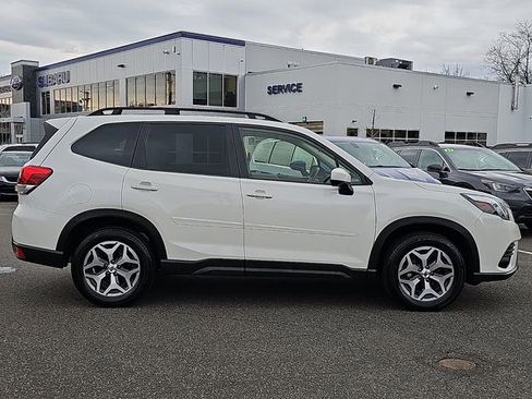Used 2023 Subaru Forester Premium AWD/4WD image 8