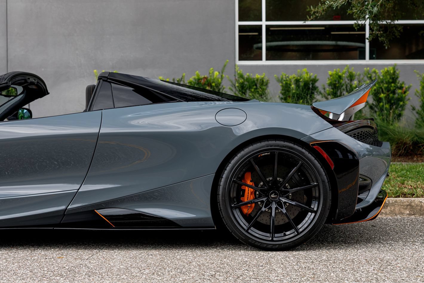 Used 2022 McLaren 765LT RWD image 34