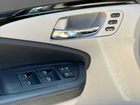 Used 2016 Honda Pilot Touring image 14