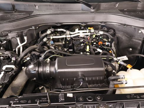 Used 2023 Ford Explorer XLT w/ Equipment Group 202A AWD/4WD image 20