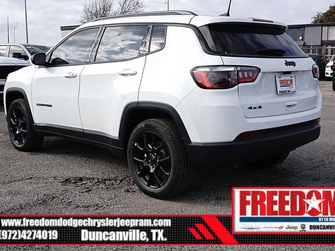 New 2026 Jeep Compass Latitude image 3