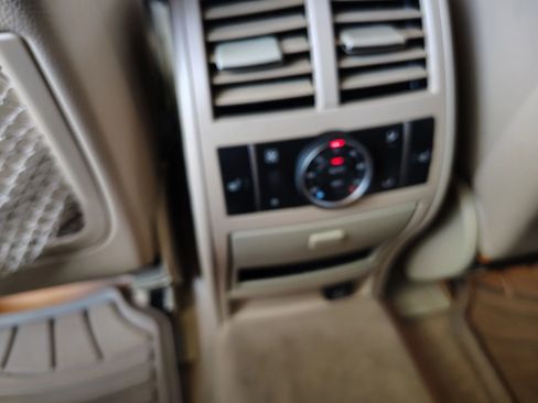 Used 2012 Mercedes-Benz GL 550 4MATIC image 14