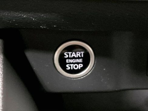 Used 2023 Nissan Rogue SV image 36