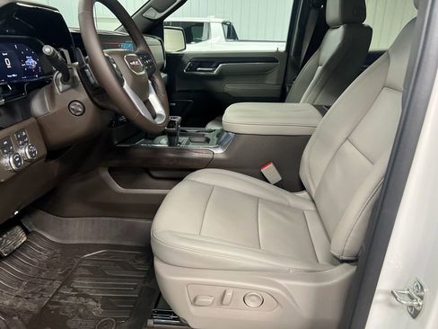 New 2026 GMC Sierra 1500 SLT w/ SLT Convenience Package image 12