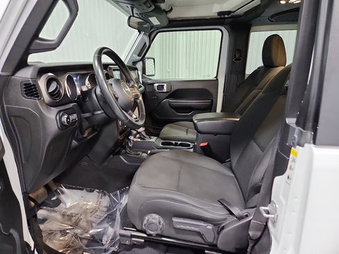 Used 2019 Jeep Wrangler Sport image 11