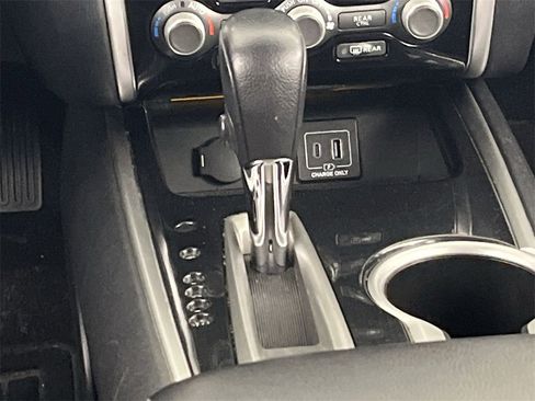 Used 2019 Nissan Pathfinder SV image 19