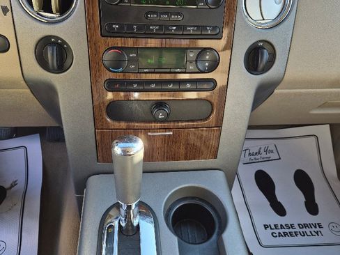 Used 2004 Ford F150 Lariat image 18