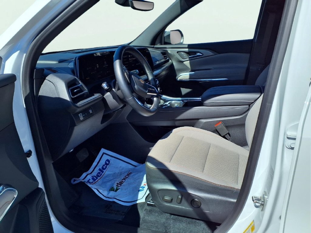 Used 2026 Chevrolet Traverse LT w/ Driver Confidence Package FWD image 20