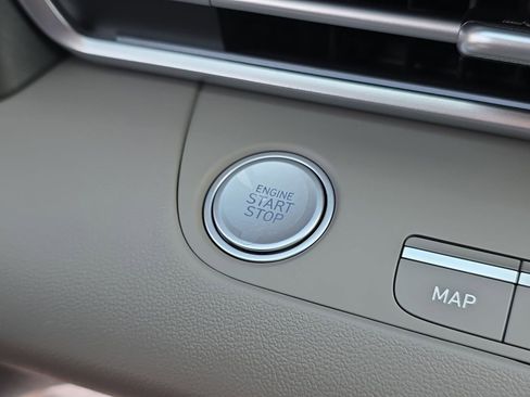 New 2025 Hyundai Elantra SEL image 28