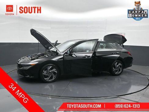 Used 2025 Hyundai Elantra SEL FWD image 56