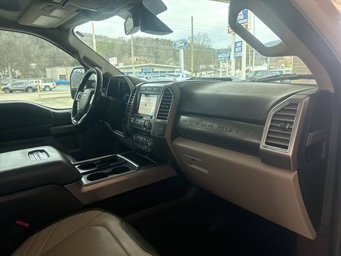 Used 2018 Ford F450 Limited image 19