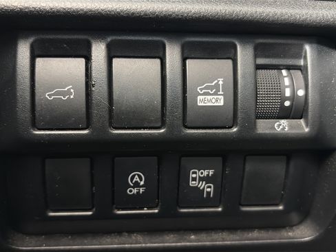 Used 2020 Subaru Forester Premium AWD/4WD image 33