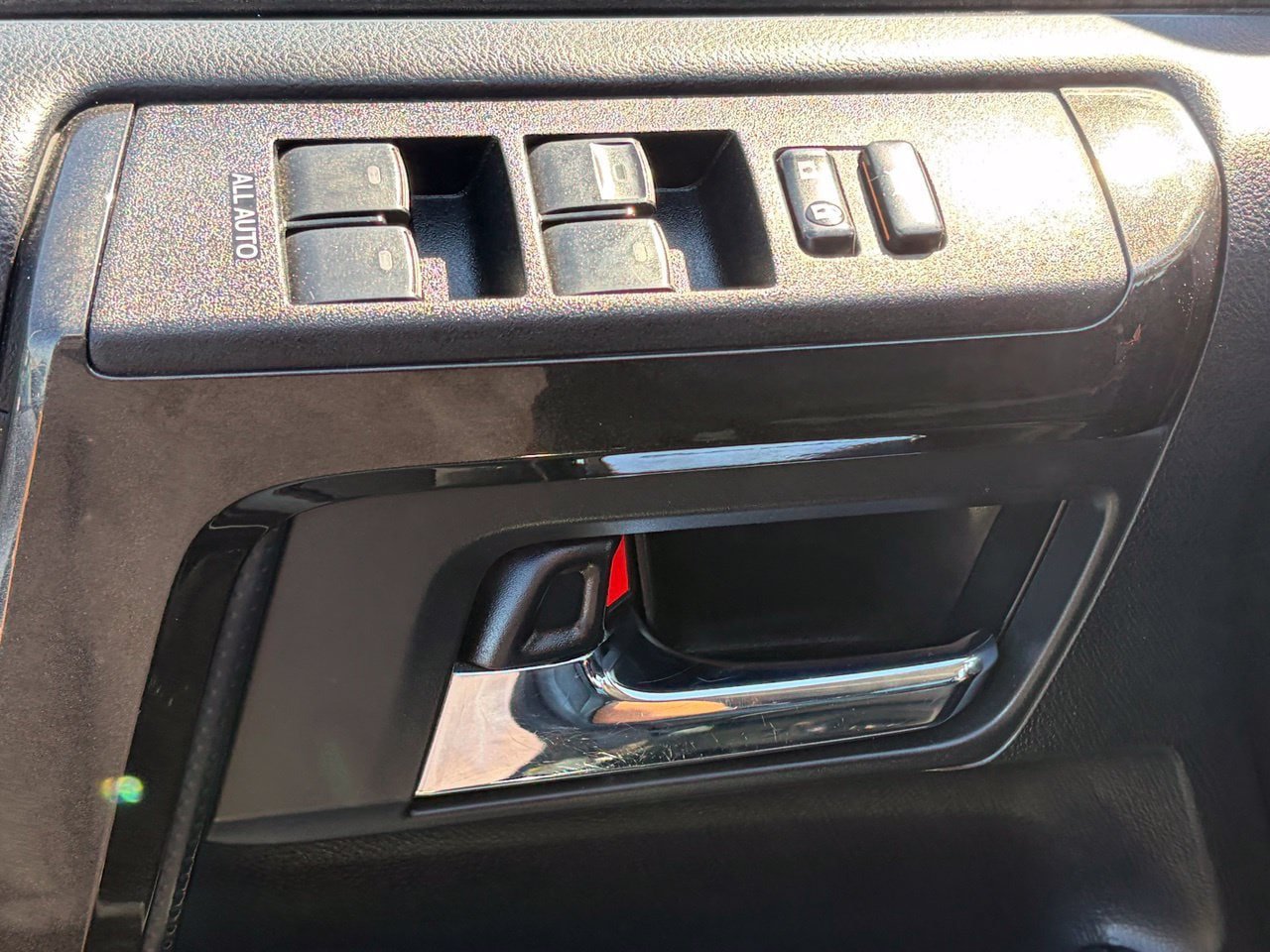 Used 2020 Toyota 4Runner Venture w/ Moonroof Package AWD/4WD image 5