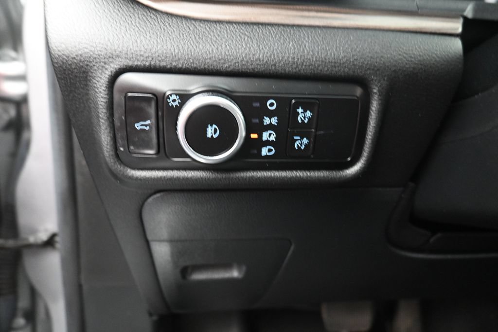 Used 2023 Ford Explorer Limited w/ Limited Technology Package RWD image 9