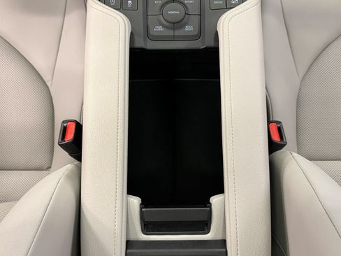 Used 2025 Toyota Grand Highlander AWD image 32