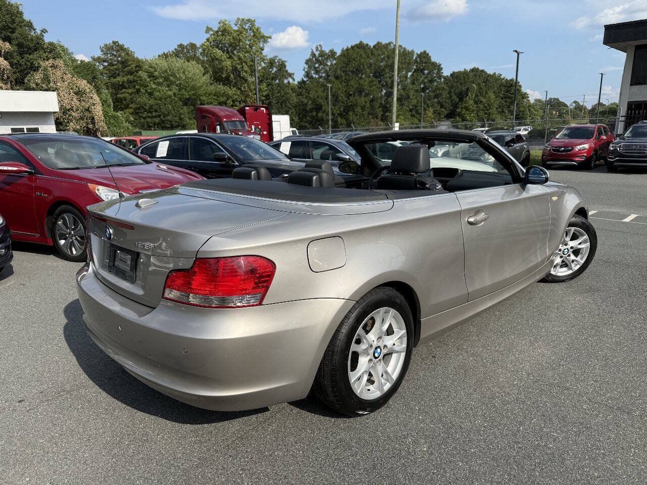 Used 2009 BMW 128i Convertible RWD image 2
