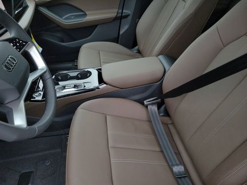 New 2025 Audi Q6 e-tron Premium image 17