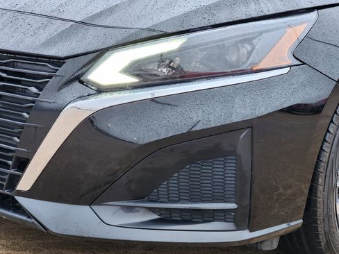 Used 2024 Nissan Altima 2.5 SV image 10