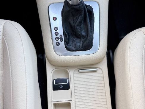 Used 2017 Volkswagen Tiguan Wolfsburg Edition FWD image 19