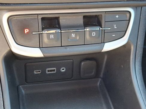 Used 2023 GMC Terrain SLE w/ Driver Convenience Package AWD/4WD image 14