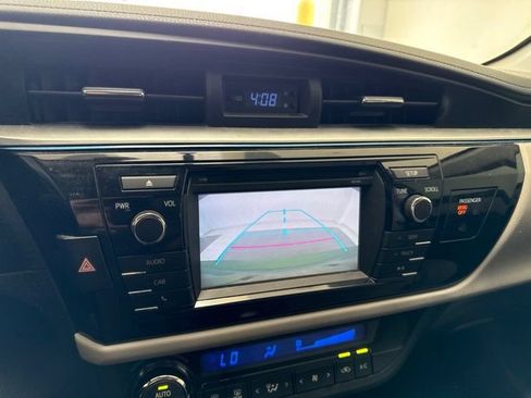 Used 2014 Toyota Corolla LE FWD image 20