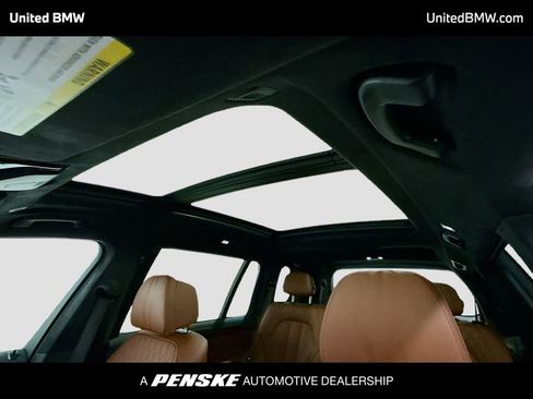 Used 2025 BMW X7 M60i image 12