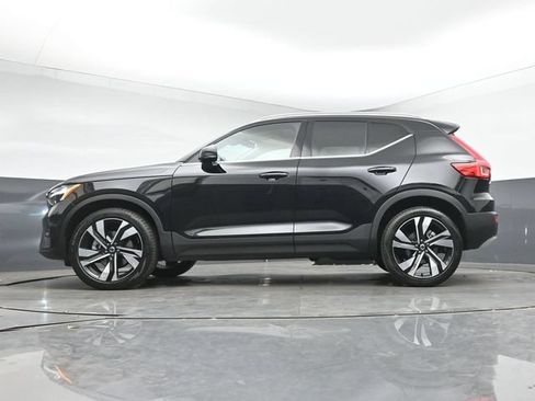 Used 2023 Volvo XC40 B5 Plus w/ Protection Package Premier AWD/4WD image 40