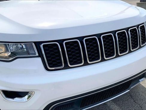Used 2019 Jeep Grand Cherokee Limited AWD/4WD image 29