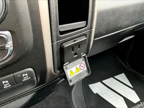 Used 2018 RAM 1500 Big Horn AWD/4WD image 15