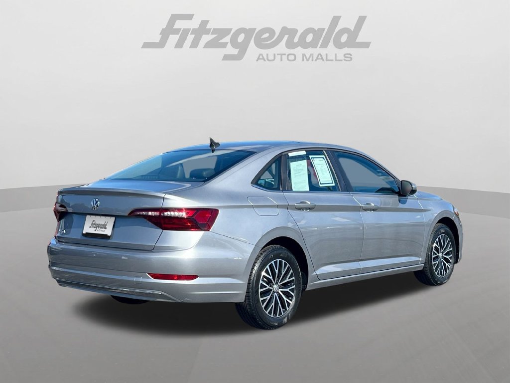 Used 2020 Volkswagen Jetta SE w/ SE Cold Weather Package FWD image 16