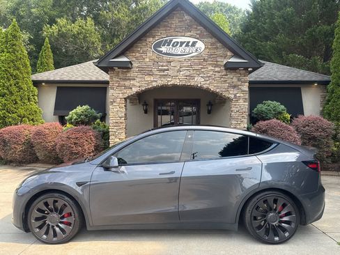 Used 2021 Tesla Model Y Performance AWD/4WD image 1