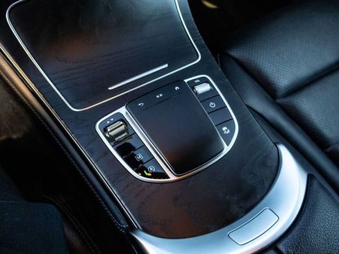 Used 2020 Mercedes-Benz GLC 300 image 25