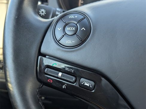 Used 2017 Kia K900 Luxury image 20