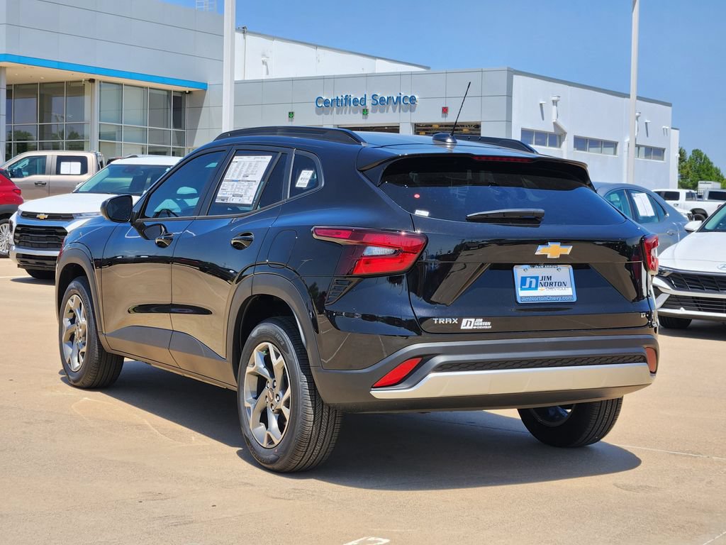 New 2026 Chevrolet Trax LT w/ LT Convenience Package FWD image 4