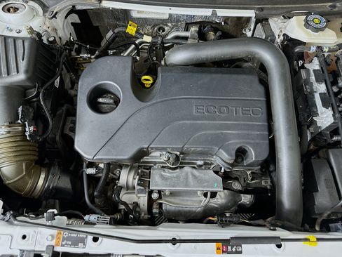 Used 2023 Chevrolet Equinox LT w/ LPO, Floor Liner Package AWD/4WD image 31